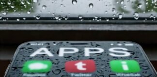 Top 15 Mobile Apps of 2025: Honest Reviews You Can Trust Rainy Seattle app chaos, thumb smashing screen.